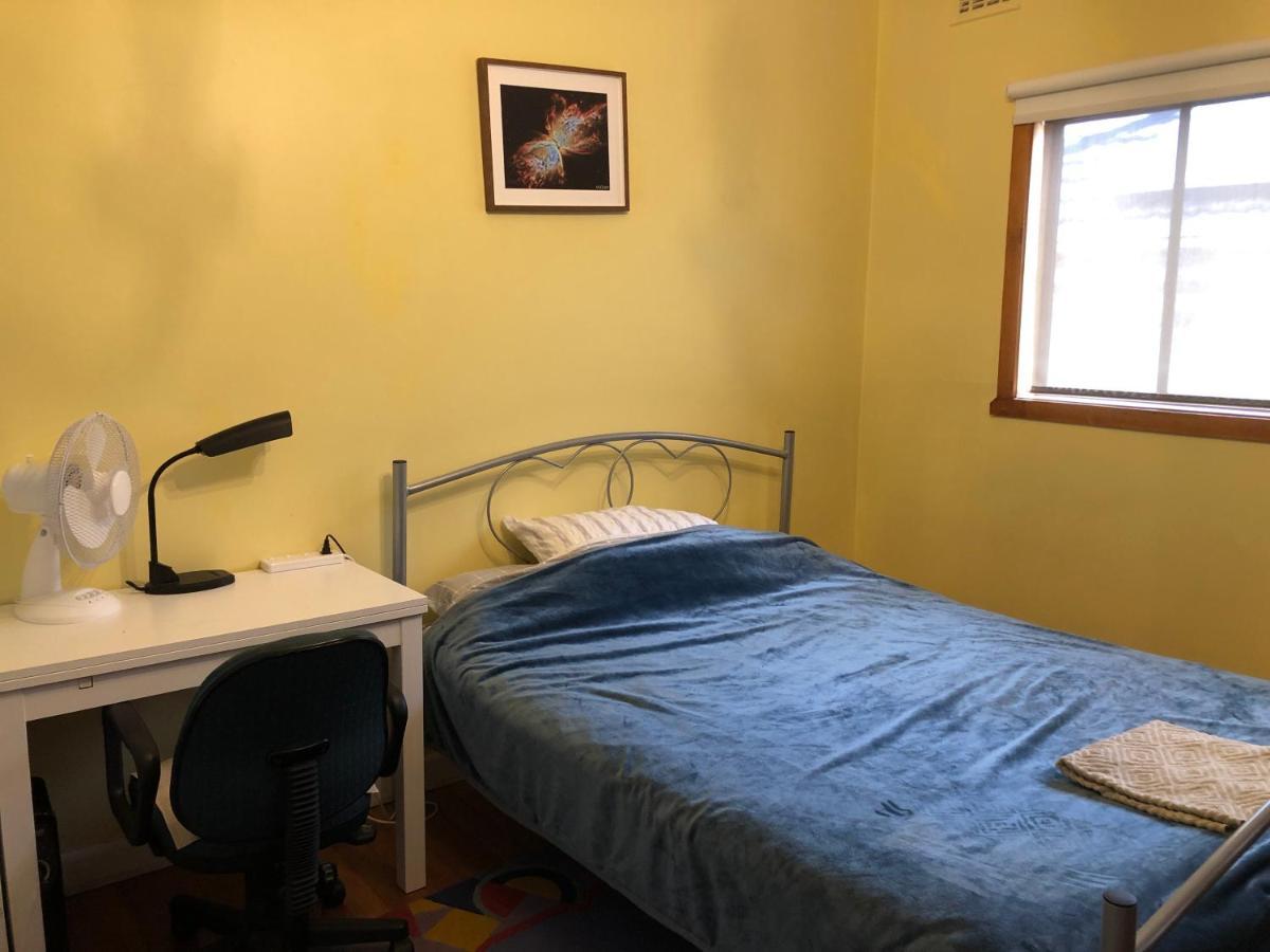 A Single Room Near The Railway Station Melbourne Eksteriør bilde