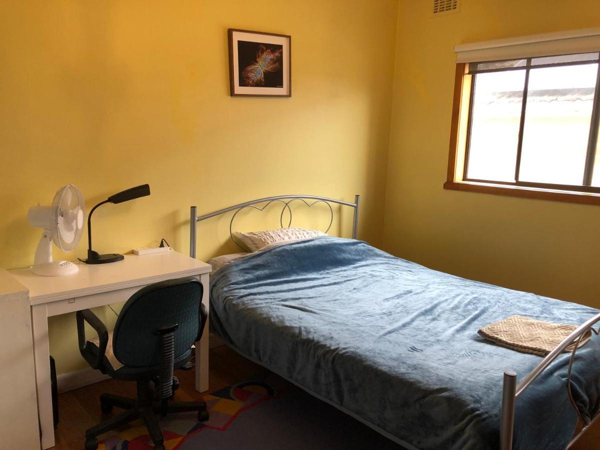 A Single Room Near The Railway Station Melbourne Eksteriør bilde